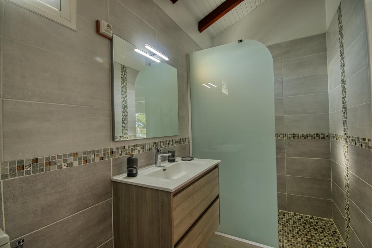 Villa luxe Martinique - Salle douche ch2